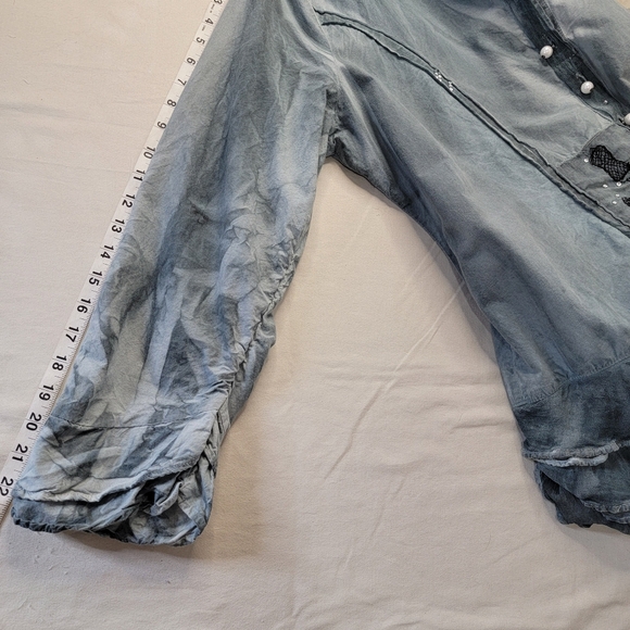 Parsley & Sage Tunic Top Gray Distressed Tie Dye Pearl Button Ruffle Hem Artsy - Picture 10 of 12